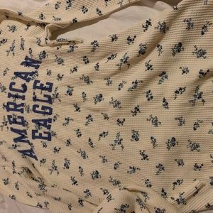 Small American eagle long sleeved shirt